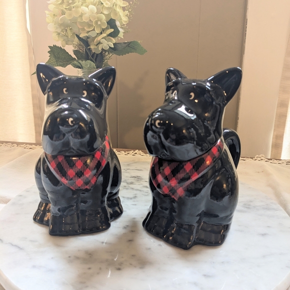 Black and Red Ceramic Mugs with Tartan Accents - Picture 1 of 9